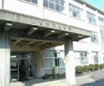 倉吉北高等学校 正面玄関